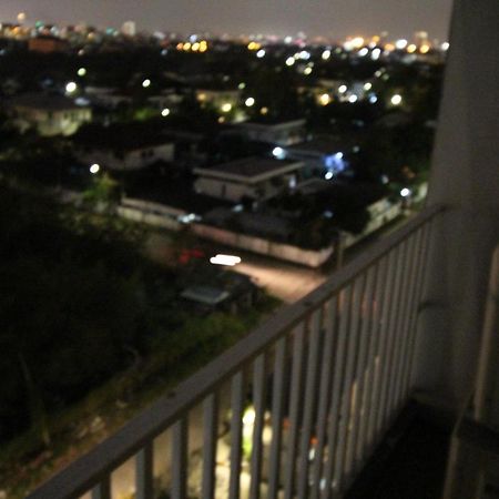 Lee Place Phatthanakan Condo バンコク都 エクステリア 写真