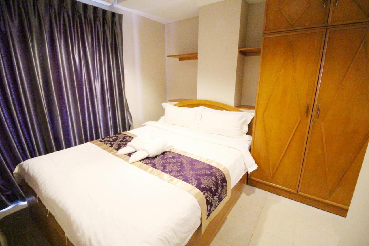 Lee Place Phatthanakan Condo バンコク都 エクステリア 写真