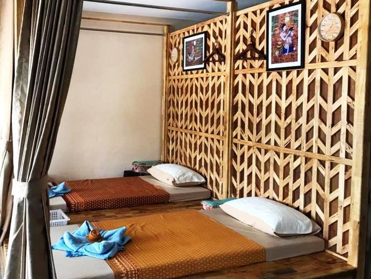 Lee Place Phatthanakan Condo バンコク都 エクステリア 写真